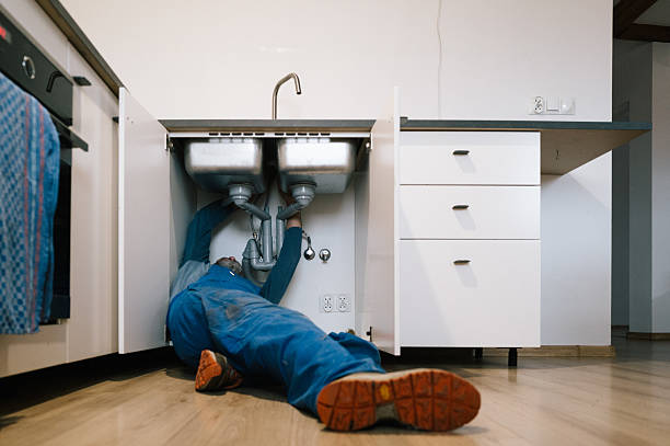 Professional Leak Detection technician working in Elizabeth, NJ